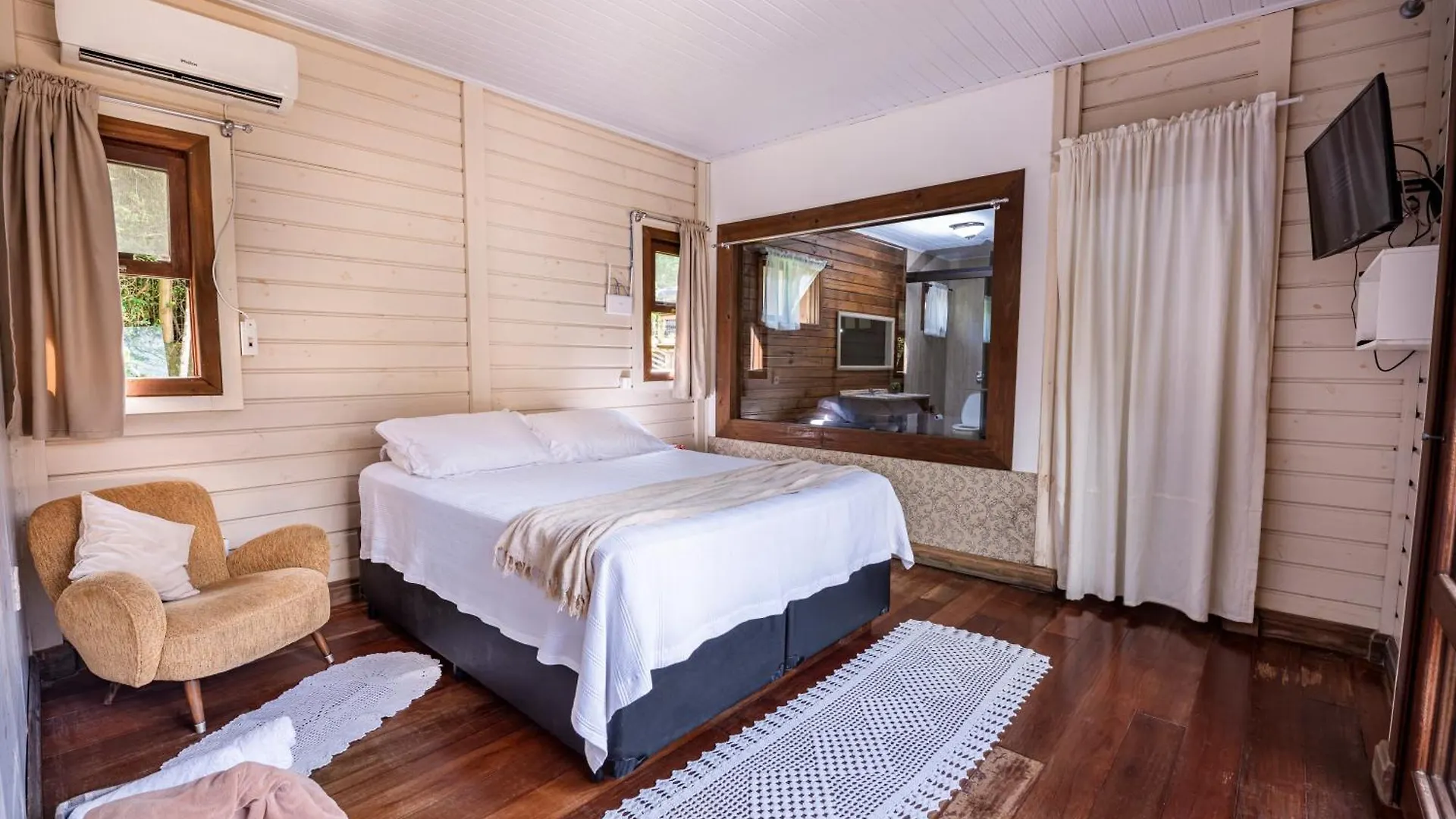 Casa Rustica Com Piscina Privativa, Banheira De Hidromassagem, Ar-Condicionado, Pet Friendly - Refugio Na Natureza A 5 Minutos Do Centro De Imbituba, Perfeita Para Familias E Grupos 0*, Imbituba (Santa Catarina)